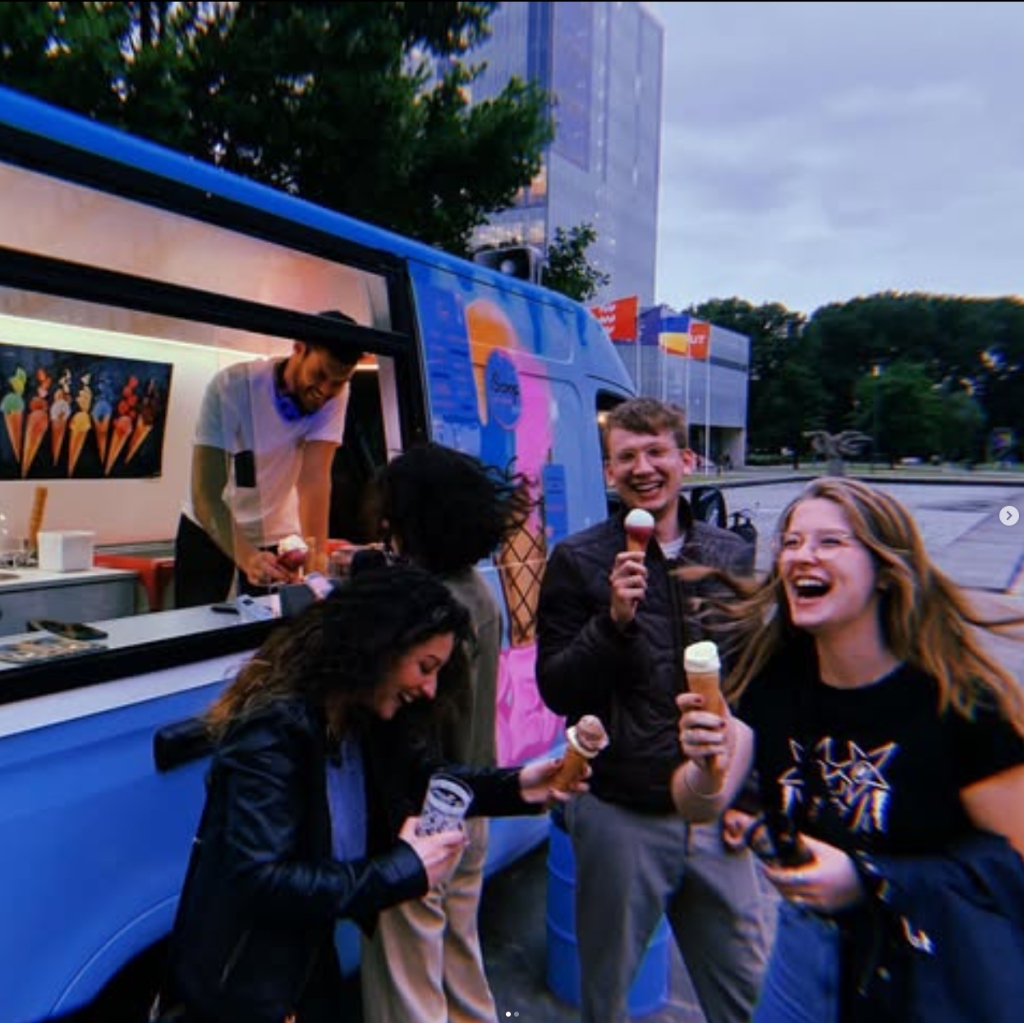 Onze ijstruck op locatie