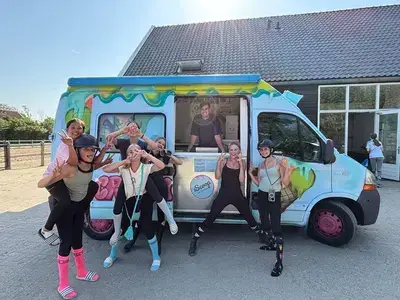 IJsbus boeken op locatie in Zeeland